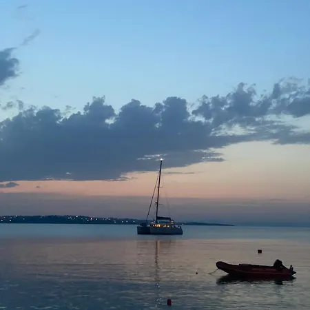 Aj 4, Santa Marina Village, *